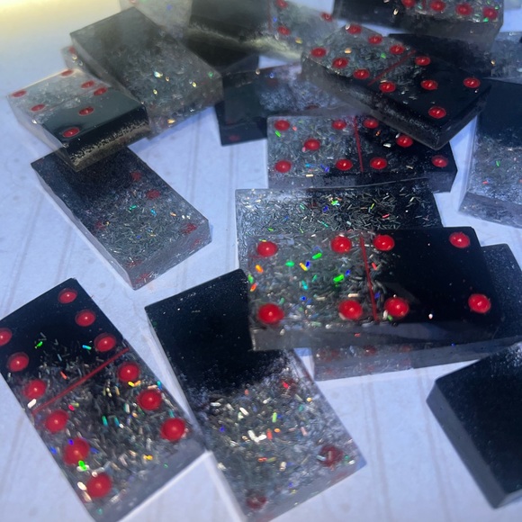 Dominos - Picture 2 of 5